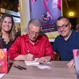 Exibir álbum Exibir álbum